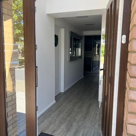 Studio In Private House Near Central Milton Keynes Apartamento Exterior foto