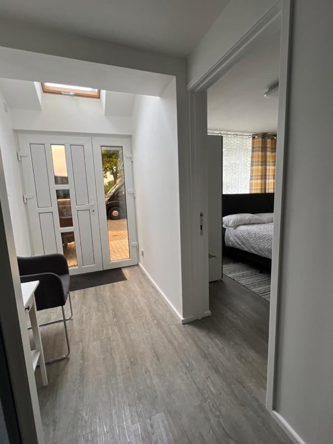 Studio In Private House Near Central Milton Keynes Apartamento Exterior foto